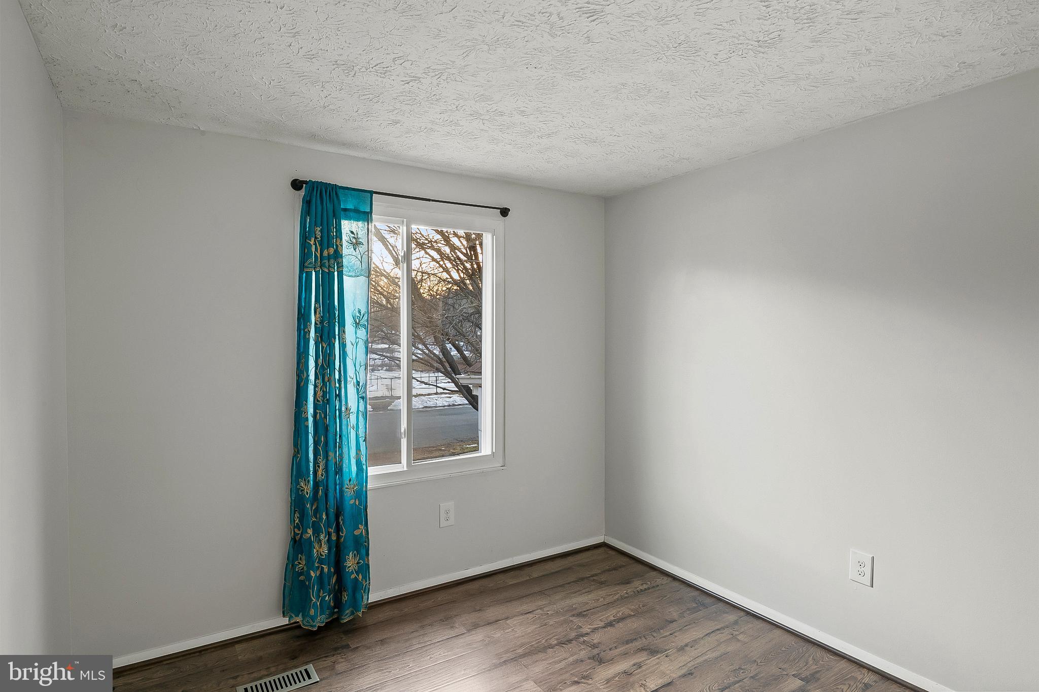 HARMANS WOODS - Residential