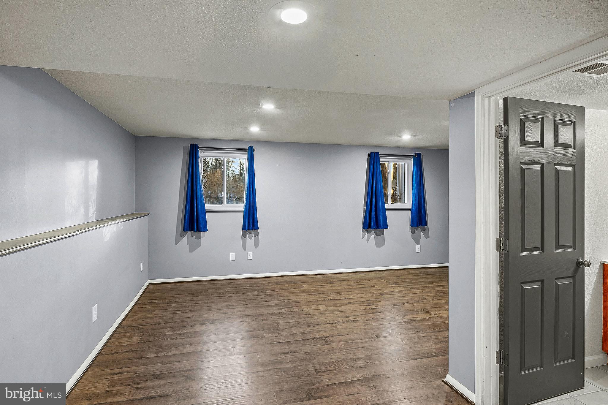 HARMANS WOODS - Residential