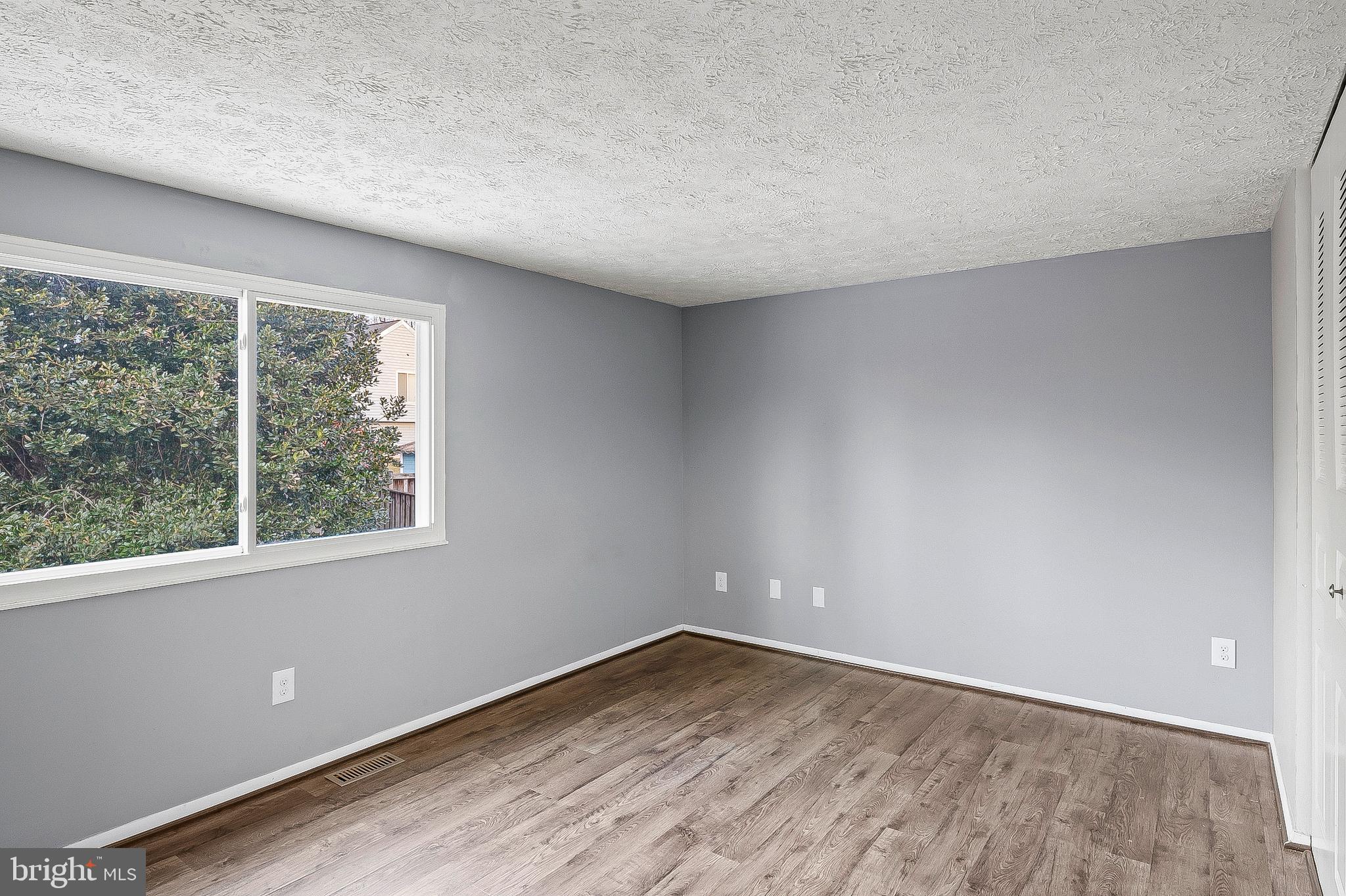 HARMANS WOODS - Residential