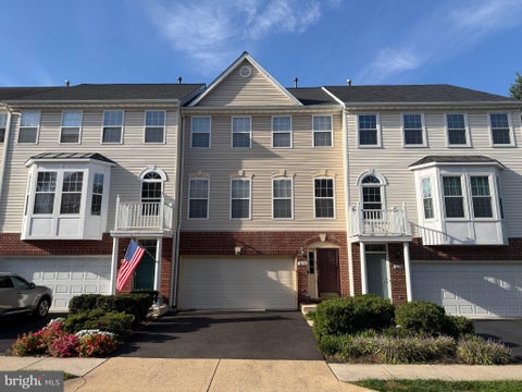 Townhouse For Sale - 5121 Ballycastle Circle<br/> ALEXANDRIA, VA 22315