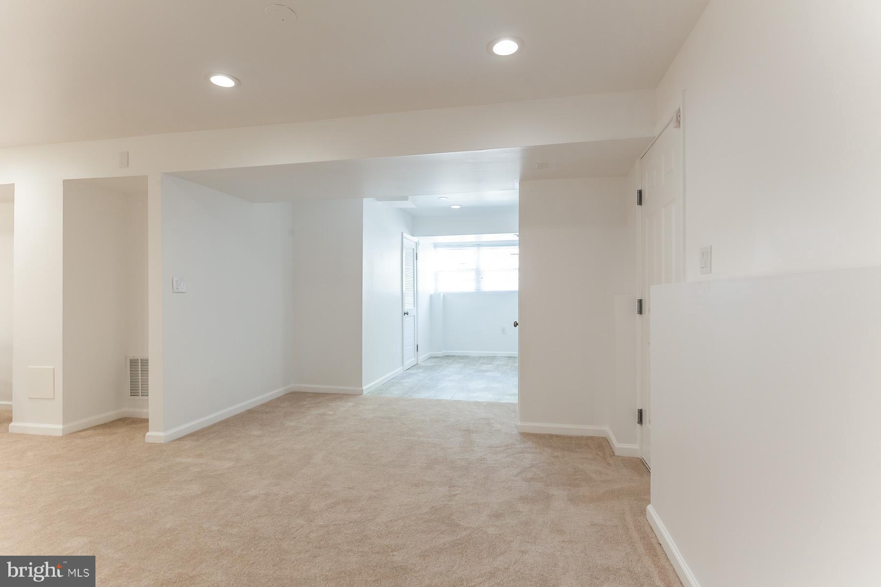 TANTALLON ON THE POTOMAC - Residential