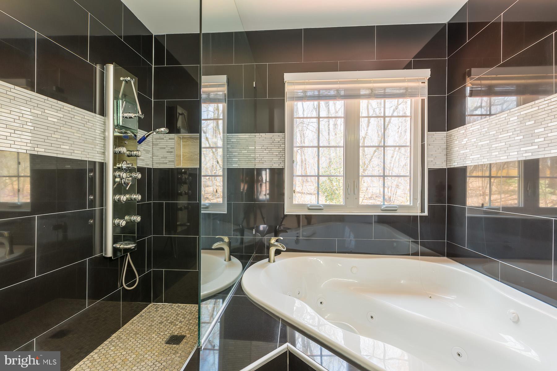 TANTALLON ON THE POTOMAC - Residential