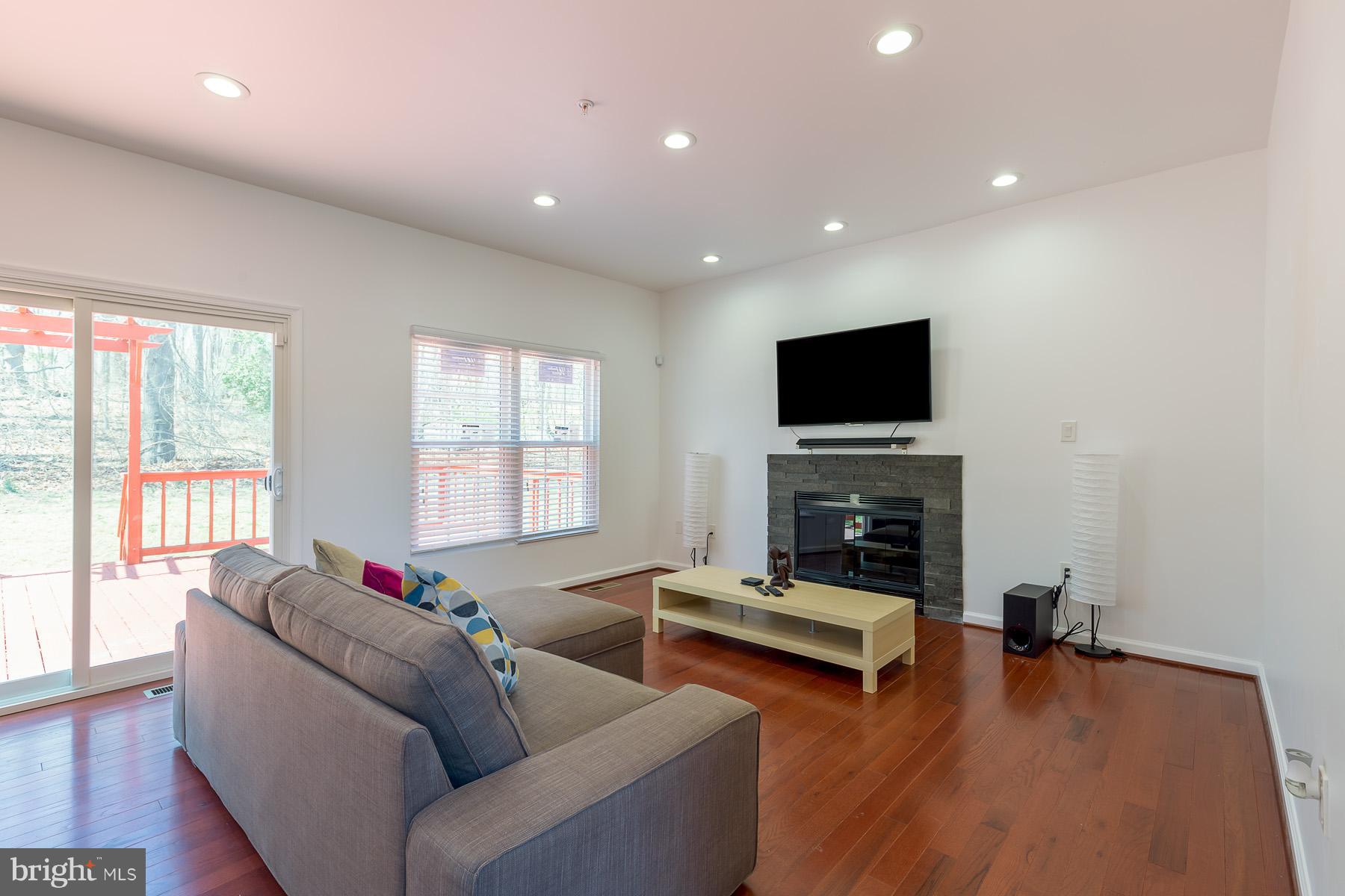 TANTALLON ON THE POTOMAC - Residential