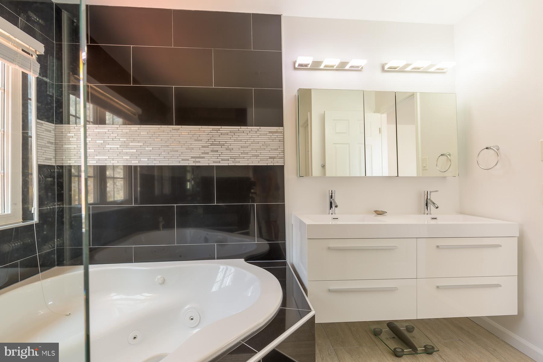 TANTALLON ON THE POTOMAC - Residential