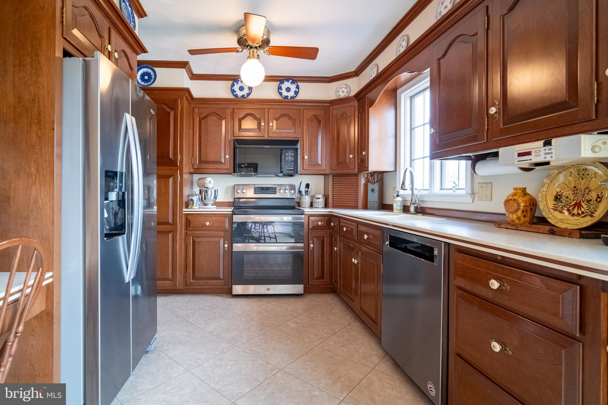 608 WALNUT STREET