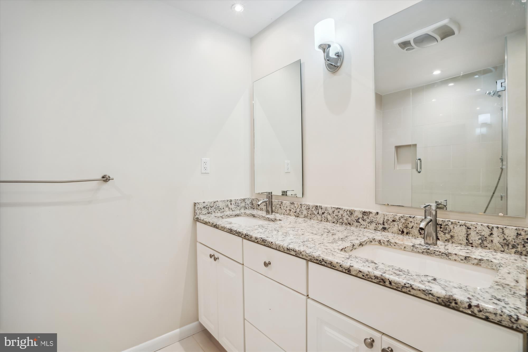 KENWOOD PARK - Residential