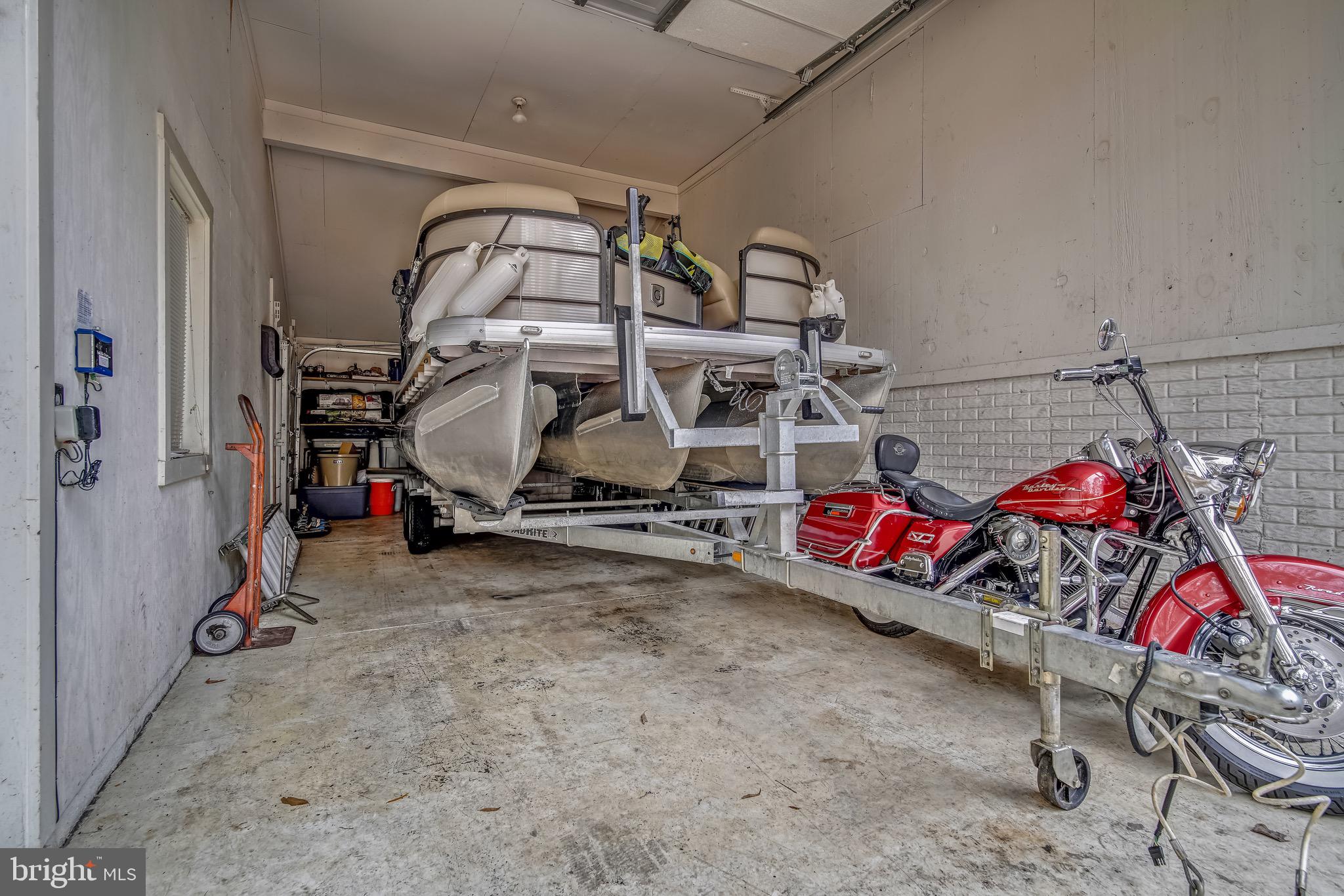 LOCUST GROVE ESTATES - Residential