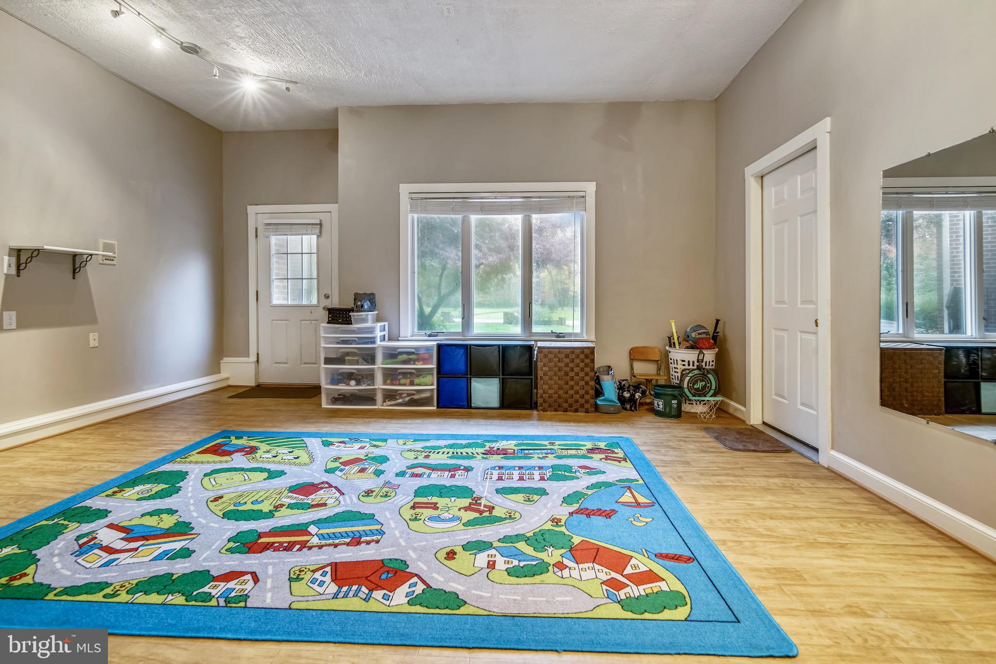 LOCUST GROVE ESTATES - Residential