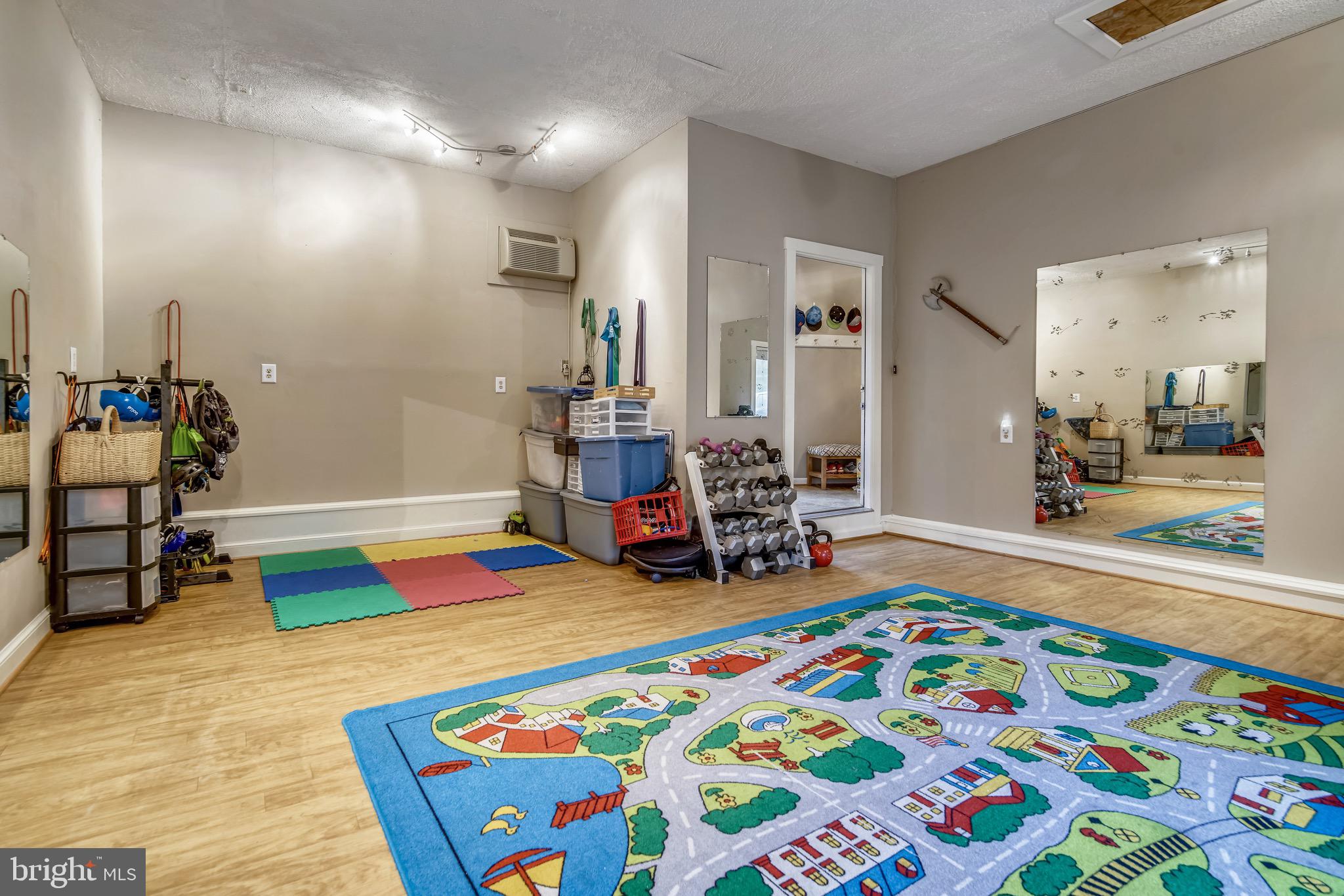 LOCUST GROVE ESTATES - Residential