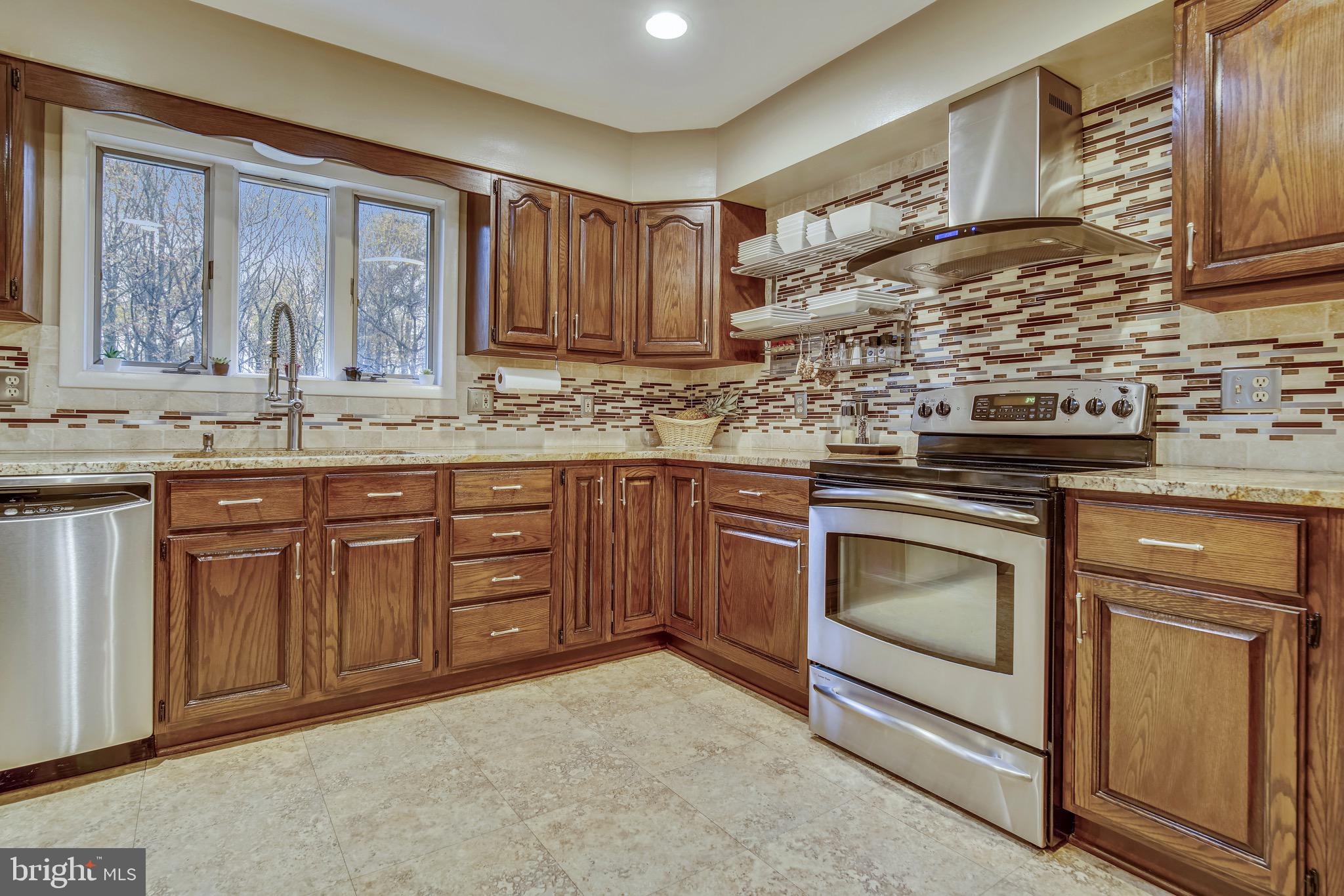 LOCUST GROVE ESTATES - Residential