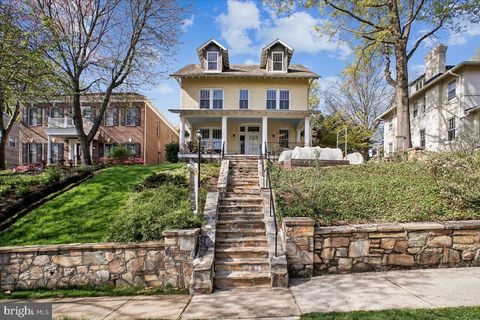 Photo of 310 N View Terrace, ALEXANDRIA, VA 22301 (MLS # VAAX2052728)