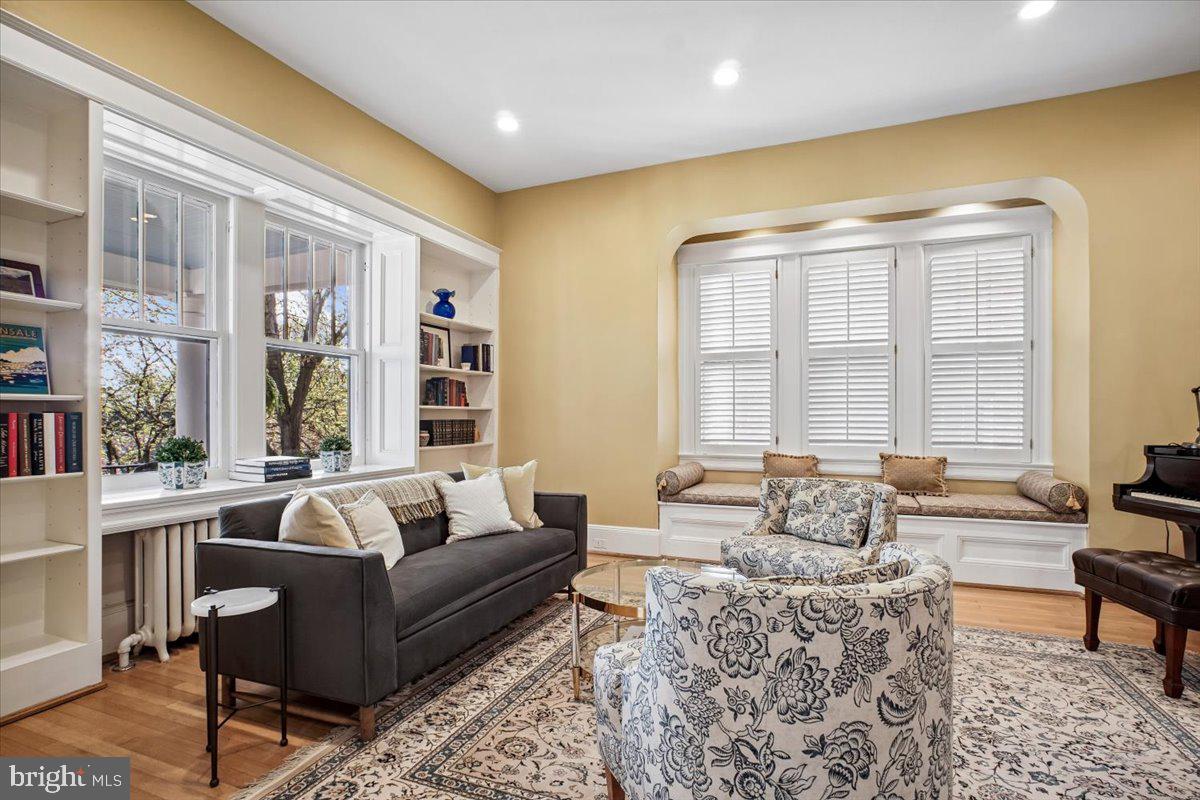 ROSEMONT - Residential