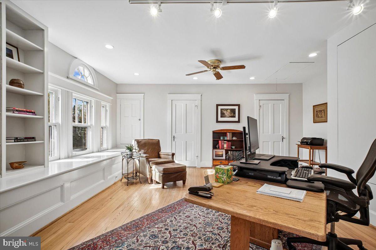 ROSEMONT - Residential