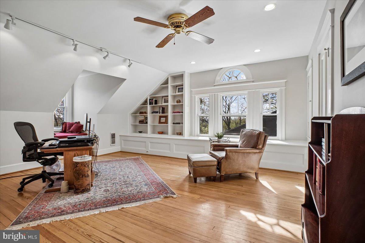 ROSEMONT - Residential