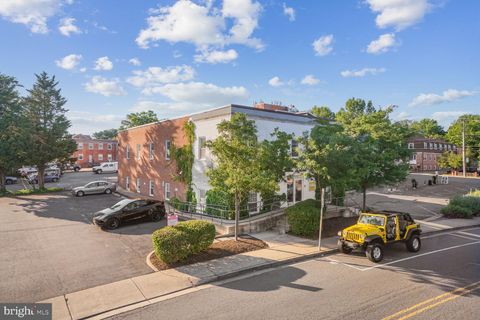 105 N MAPLE AVENUE FALLS CHURCH VA 22046
