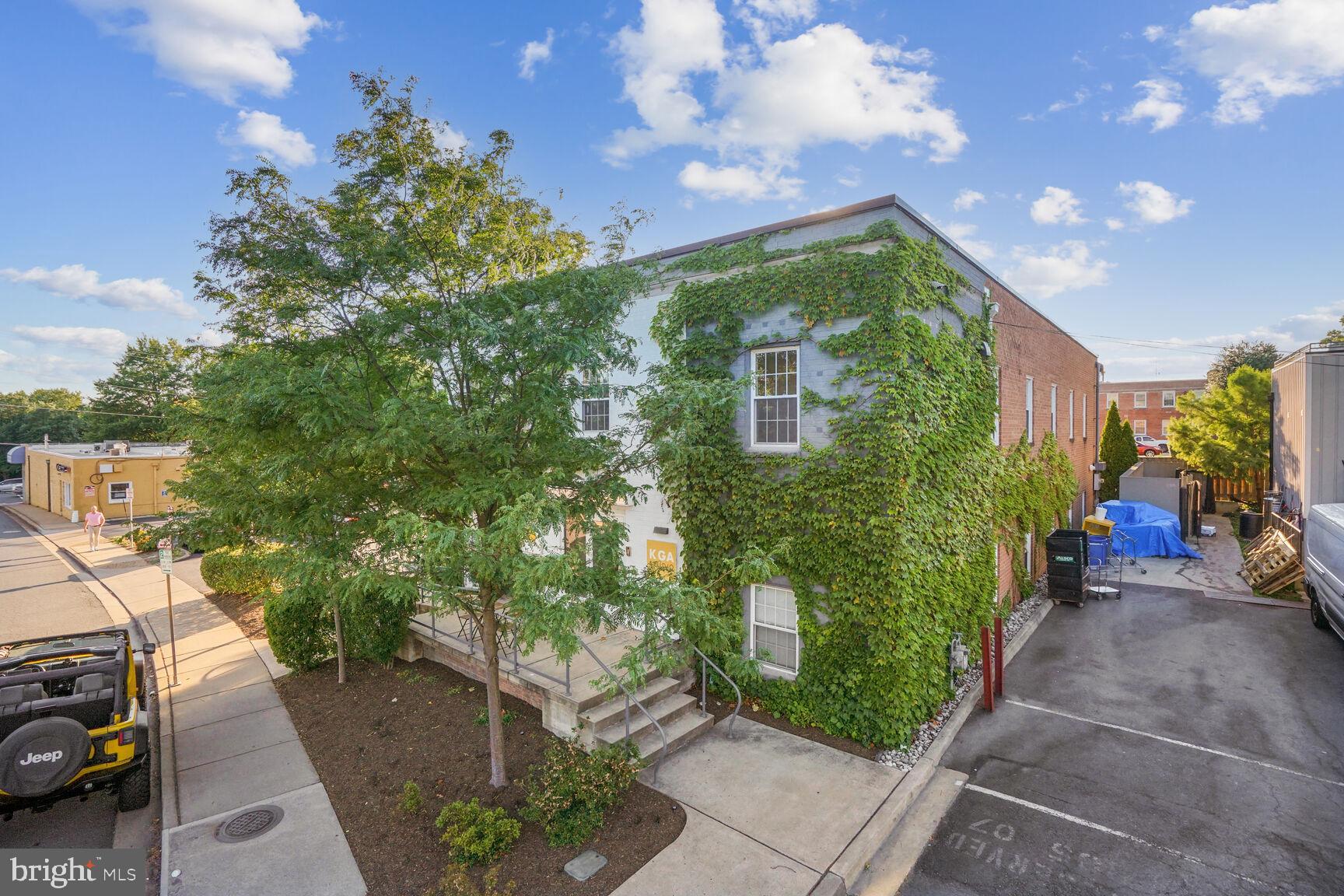 105 N MAPLE AVENUE