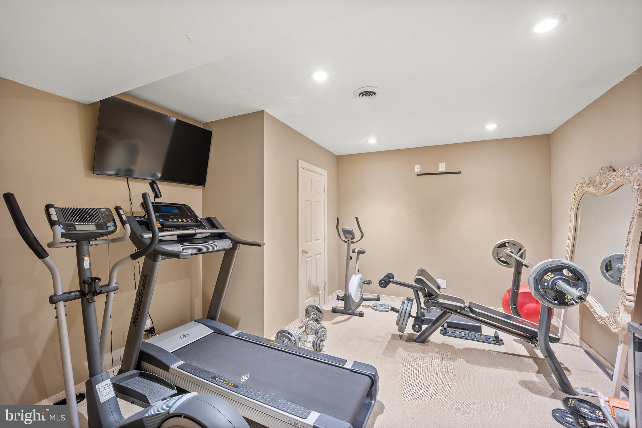 WELLINGTON ESTATES - Residential