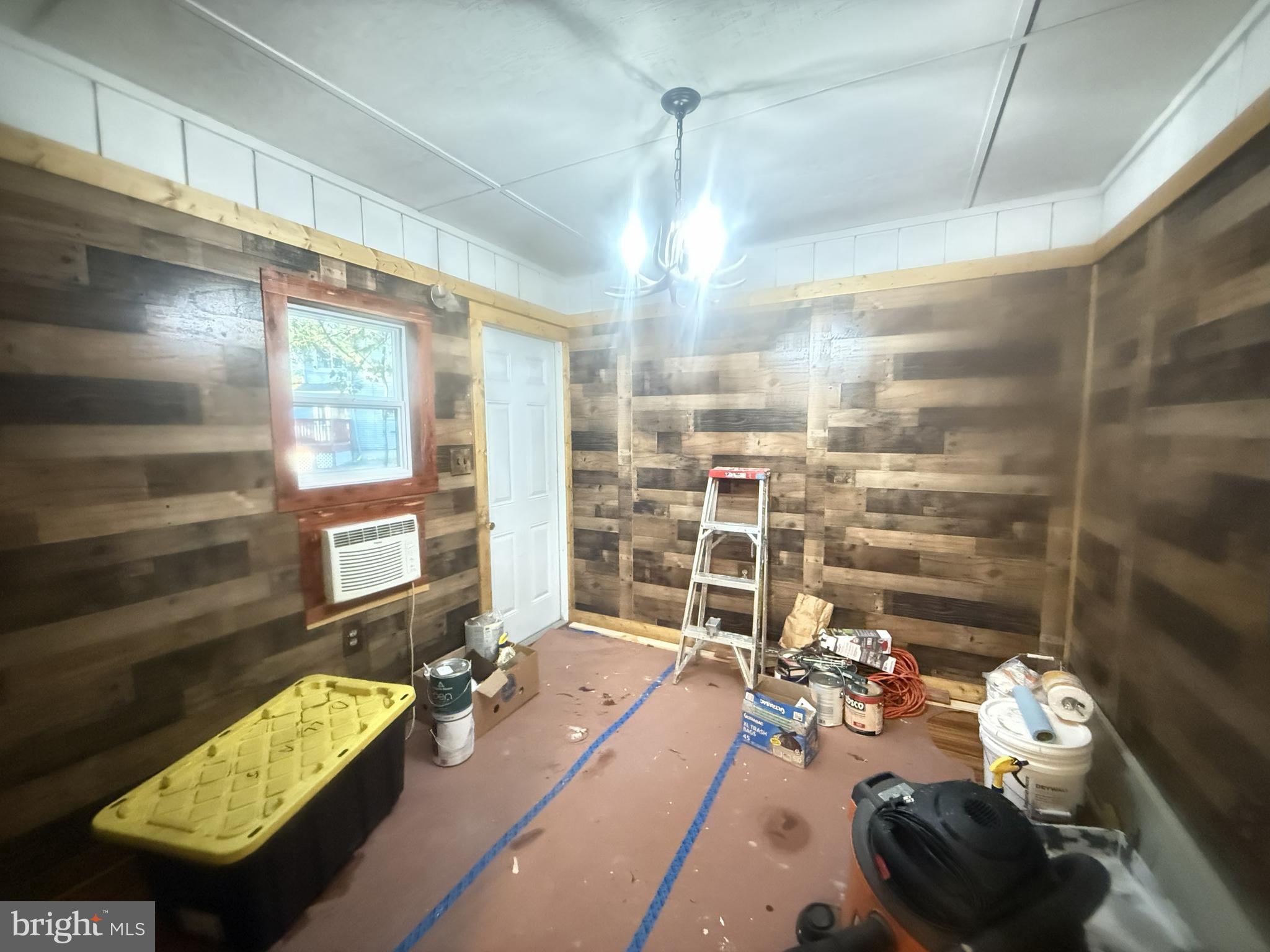 WINONA LAKES - Residential Lease