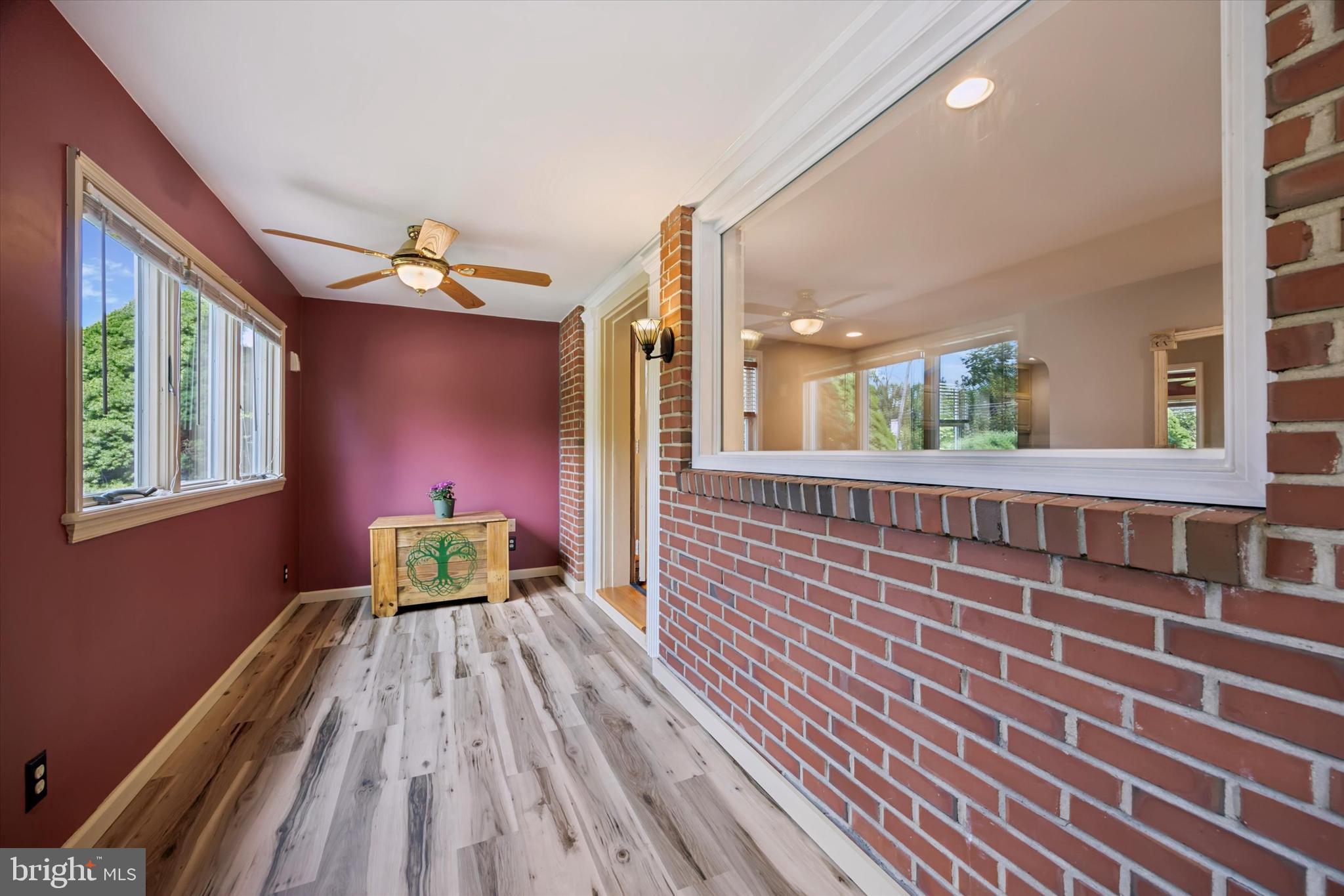 627 N EAGLE ROAD