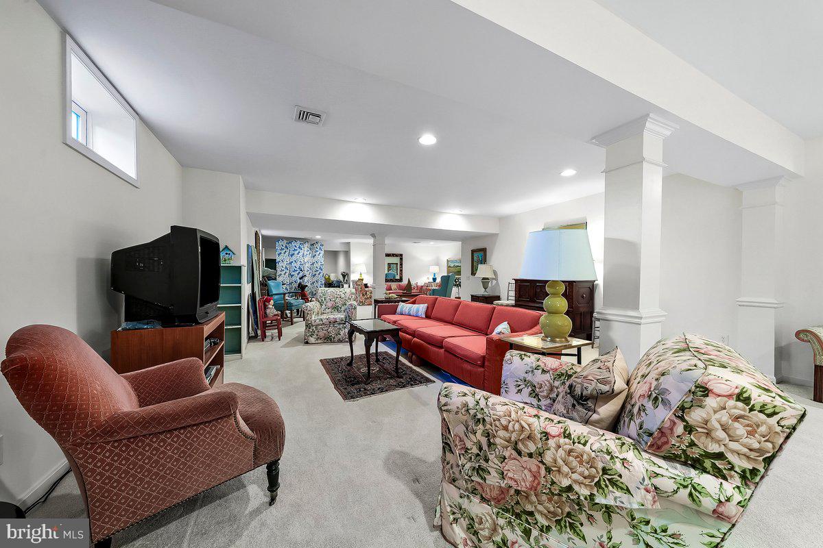 TRADITIONS AT LONG - Residential