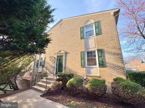 Photo of 2660 Centennial Court, ALEXANDRIA, VA 22311 (MLS # VAAX2053312)