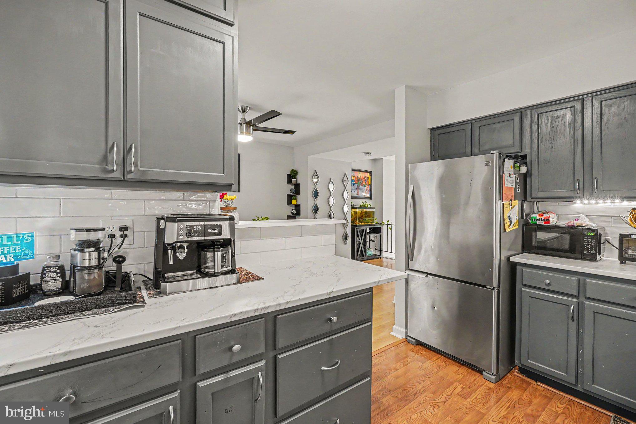 BRENTWOOD SQUARE - Residential