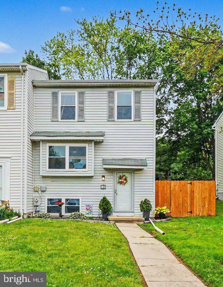 BRENTWOOD SQUARE - Residential