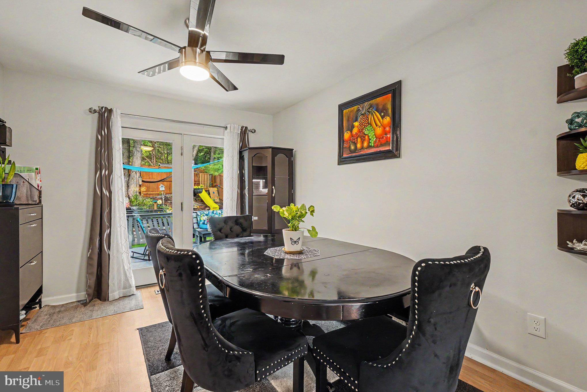 BRENTWOOD SQUARE - Residential