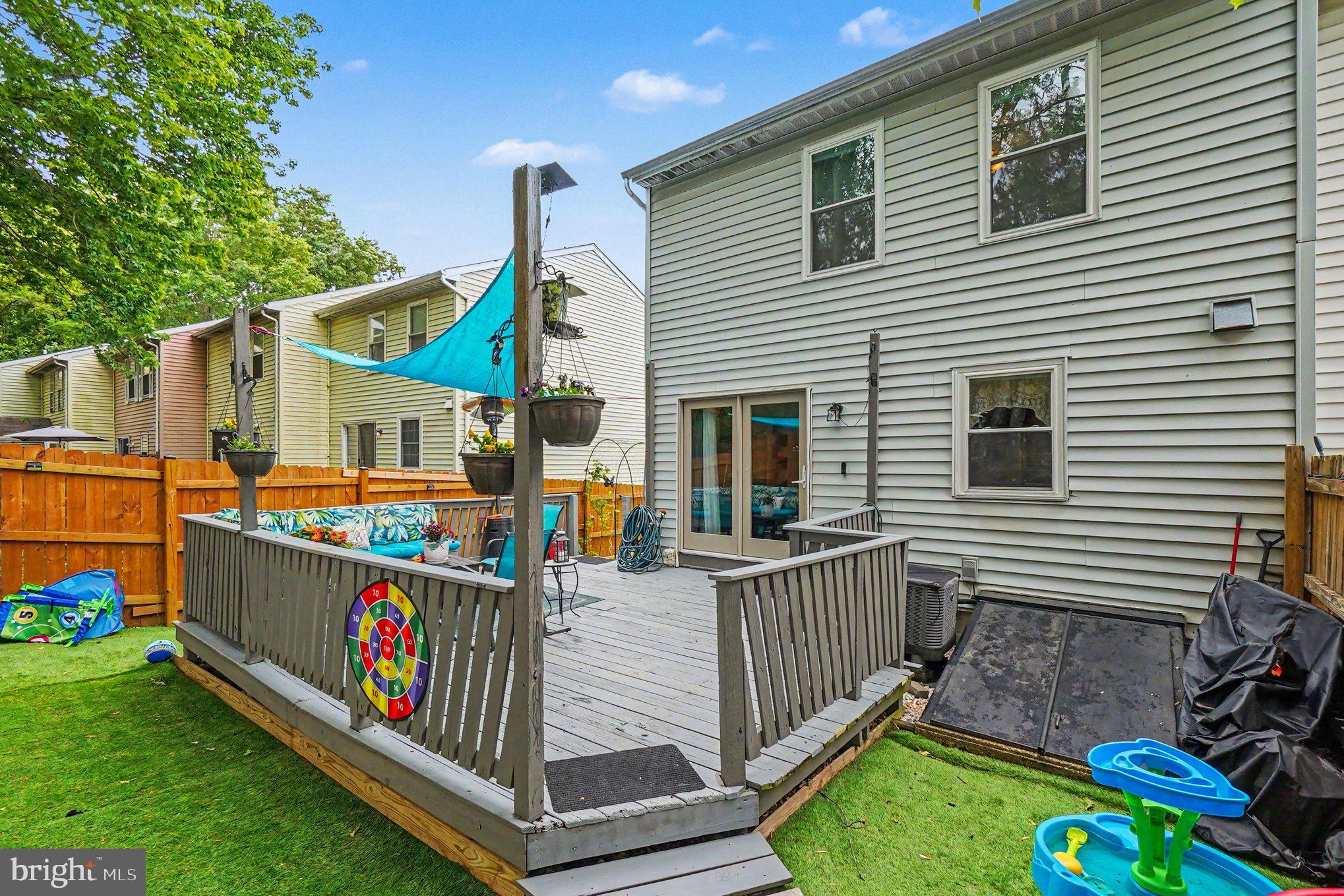 BRENTWOOD SQUARE - Residential