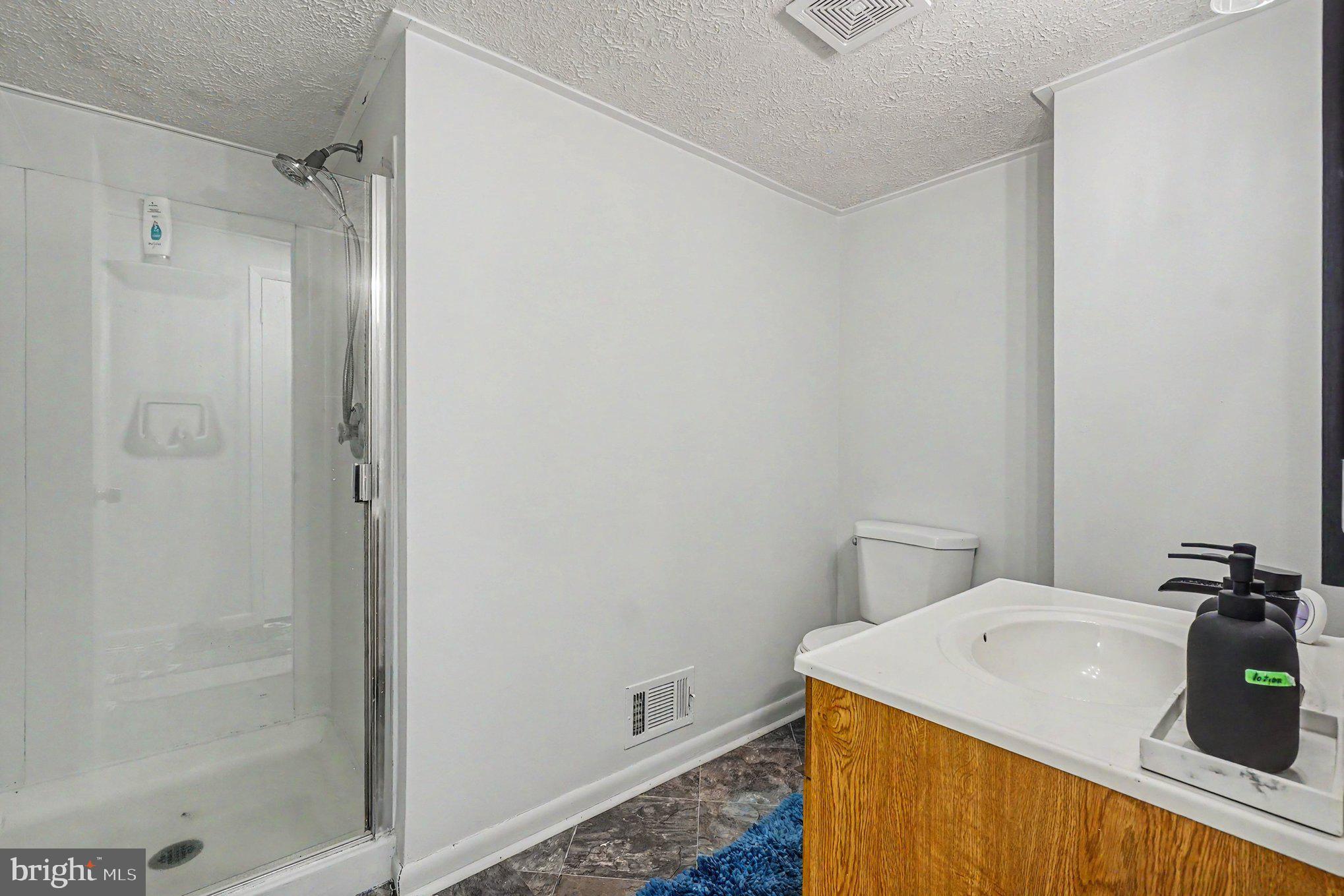 BRENTWOOD SQUARE - Residential