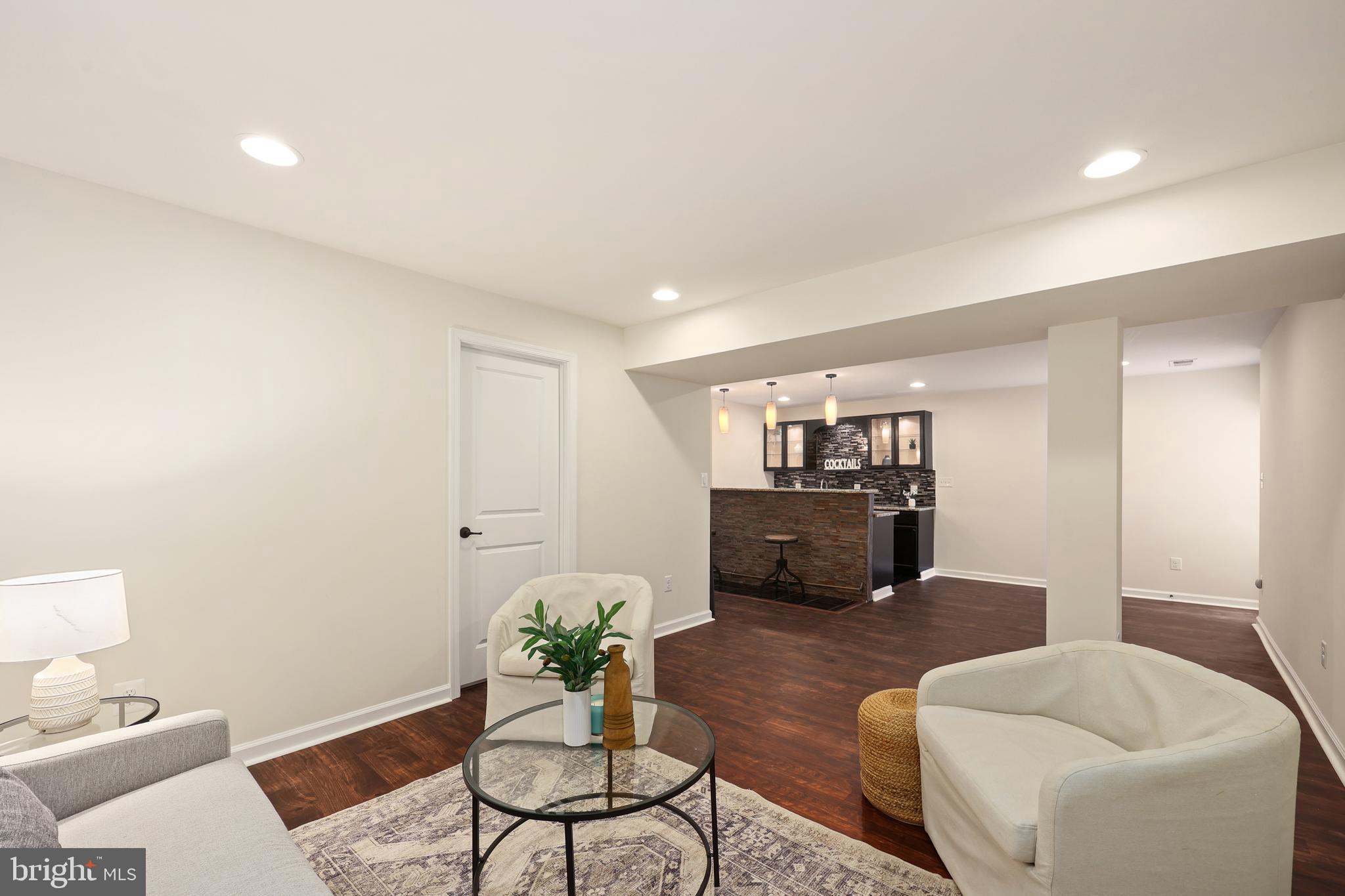 SEVEN HILLS - Residential