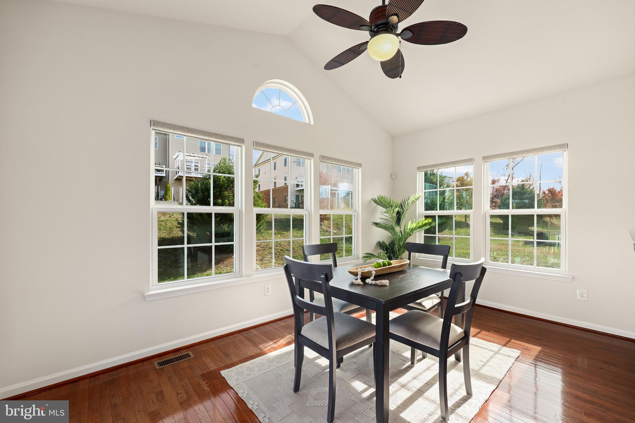 SEVEN HILLS - Residential