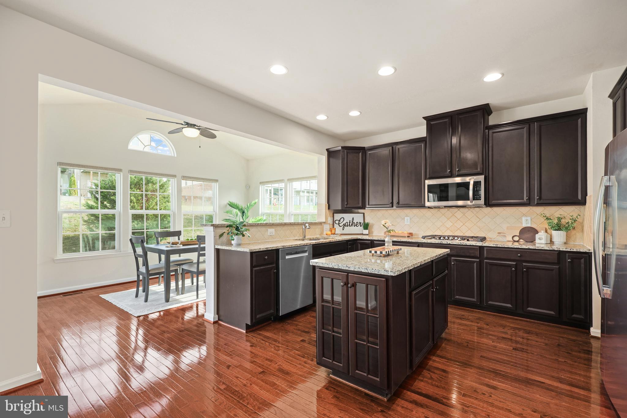 SEVEN HILLS - Residential