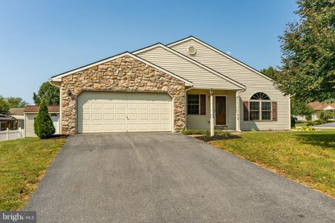 Photo of 418 Flaxen Lane, Ephrata, PA 17522 (MLS # PALA2056866)