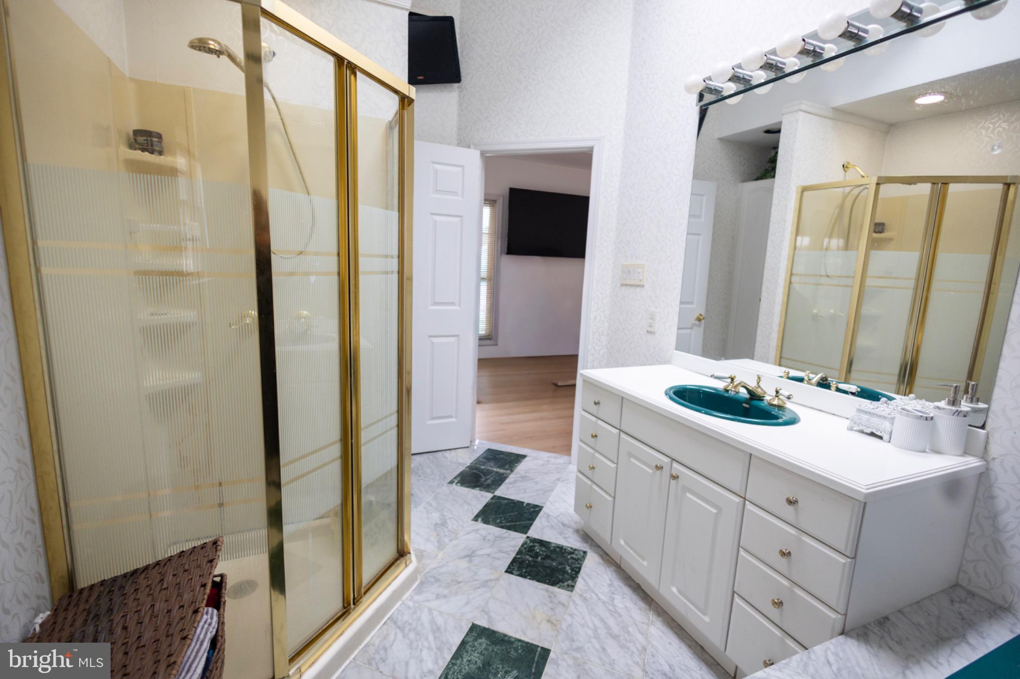 RED ROSE GATE - Residential