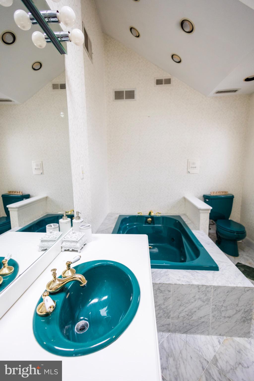 RED ROSE GATE - Residential