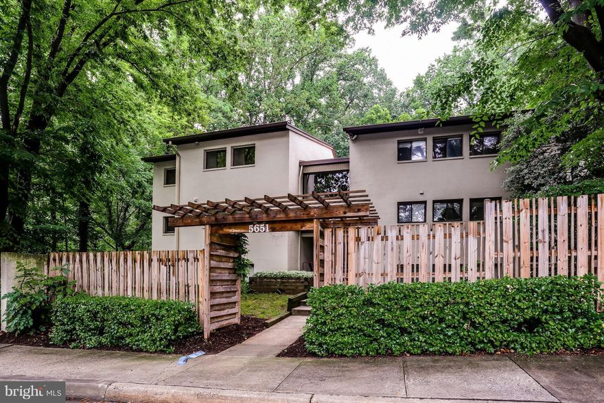 Recently renovated & ready to move into! Largest unit in building of owner occupants & in the Deering Woods community. Kitchen large enough to be another family room. Brand new Stainless Steel Appliances, upgraded cabinets and granite counters. One bedroom also used as office with built in desk & shelves. Brand new carpet & laminate floors in Kitchen & Baths over quiet concrete. Plenty of Parking.