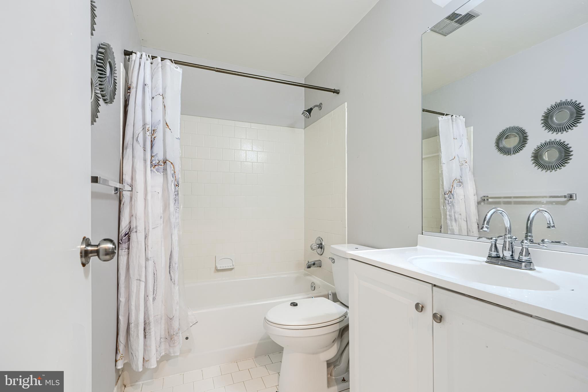 CASTLE HARBOUR CONDO - Residential