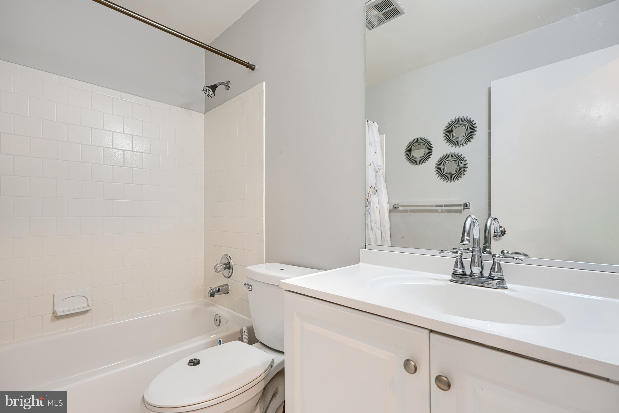 CASTLE HARBOUR CONDO - Residential