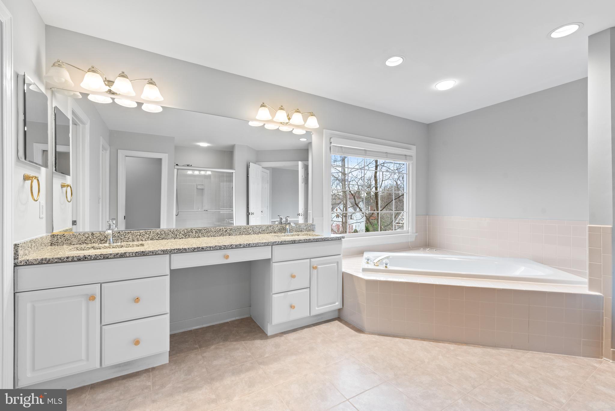 MANORS AT WOLF TRAP - Residential