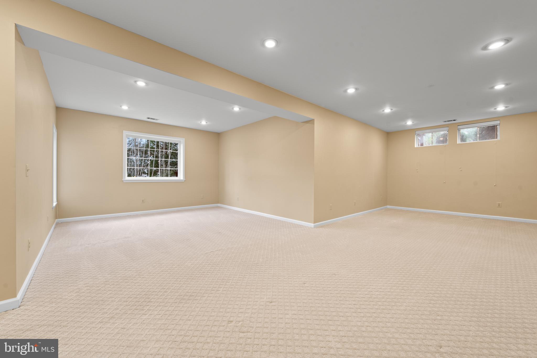 MANORS AT WOLF TRAP - Residential