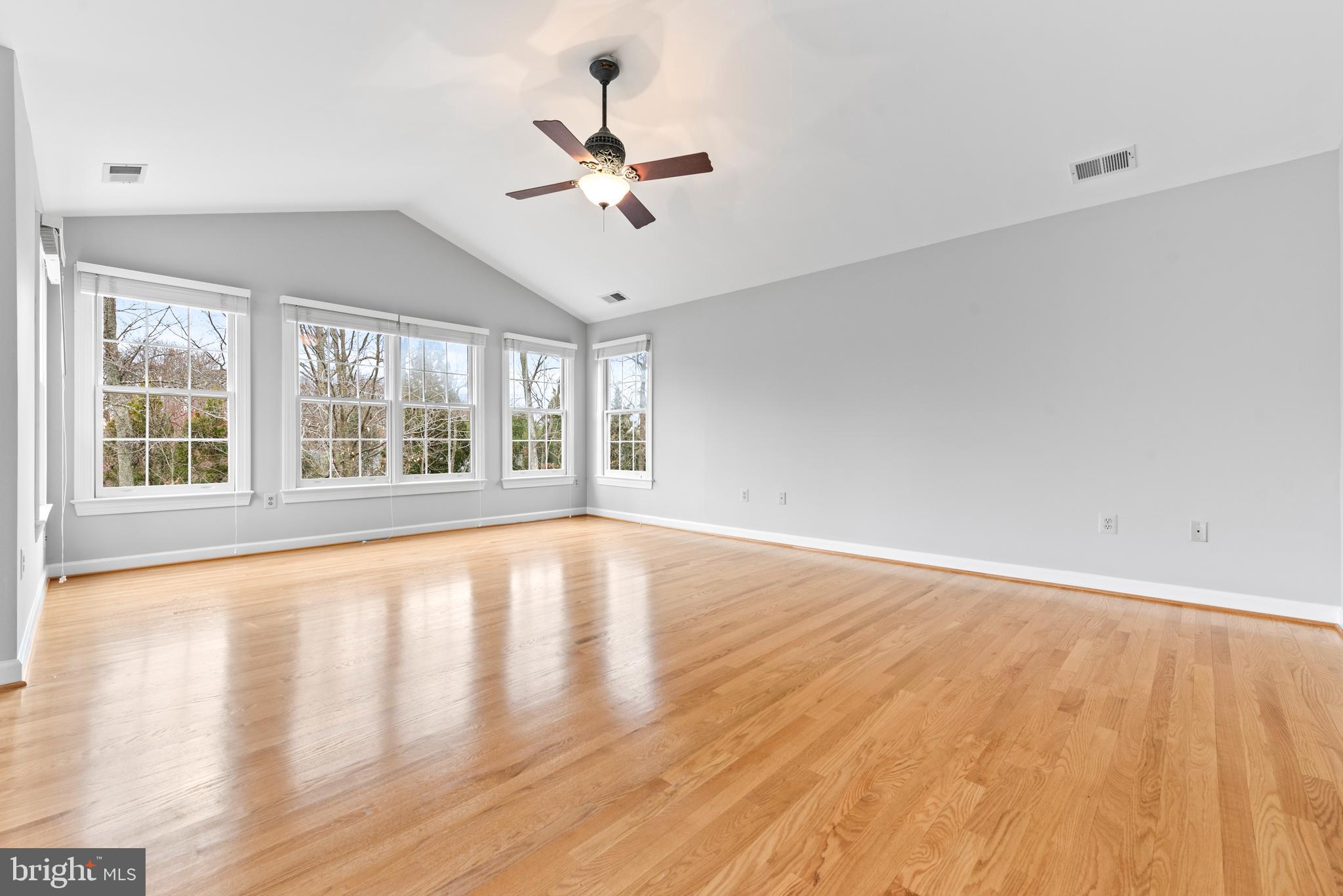 MANORS AT WOLF TRAP - Residential