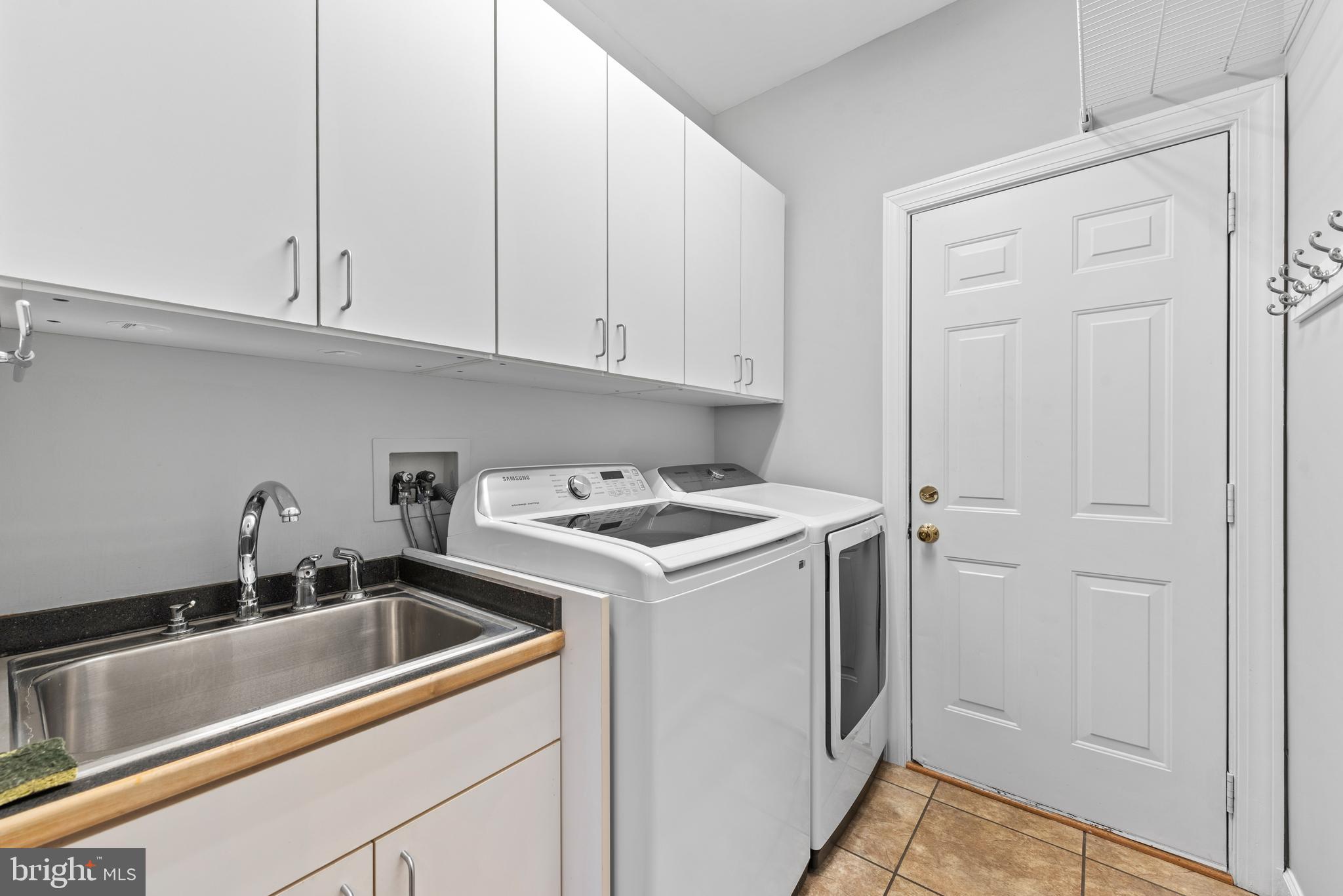 MANORS AT WOLF TRAP - Residential