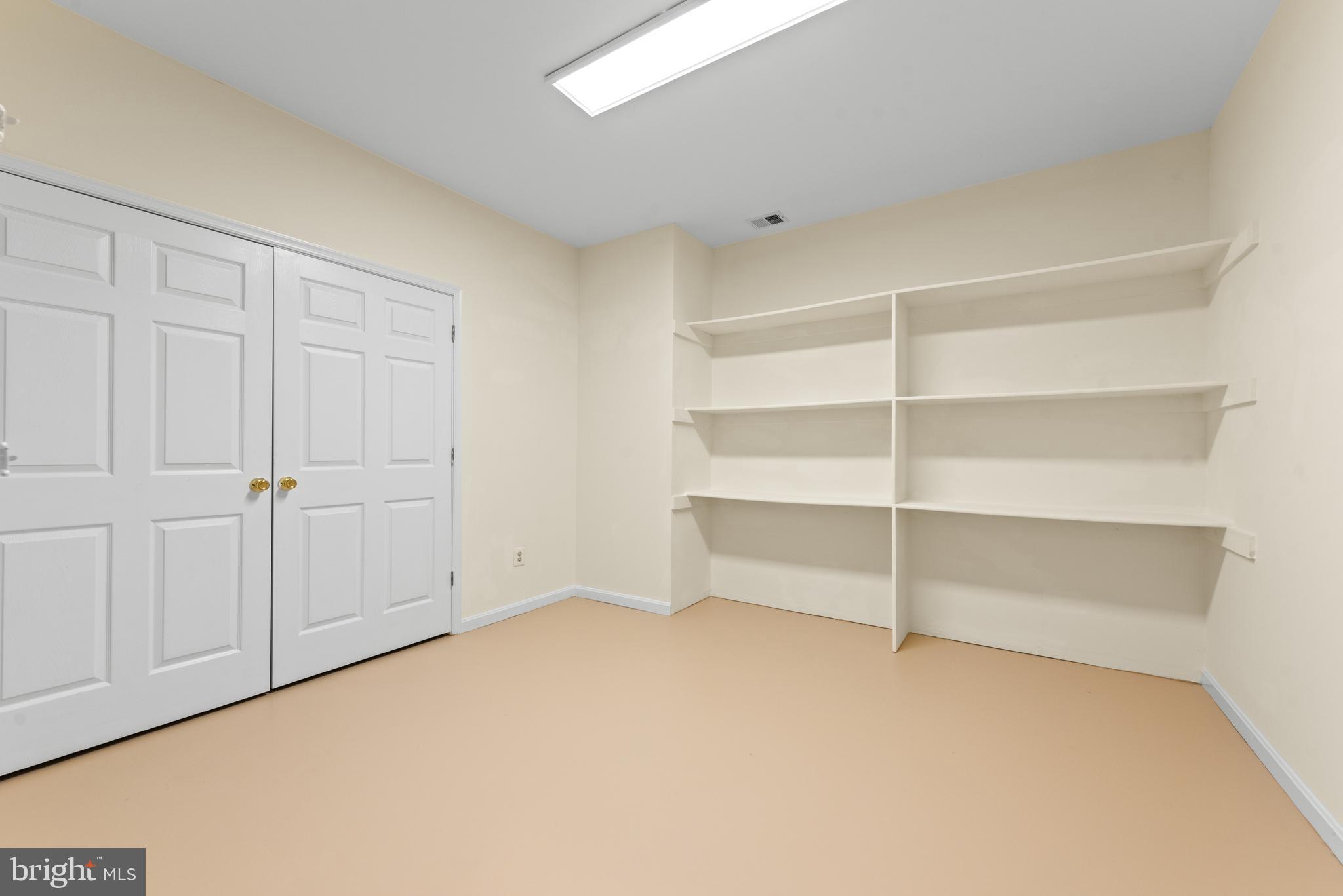 MANORS AT WOLF TRAP - Residential