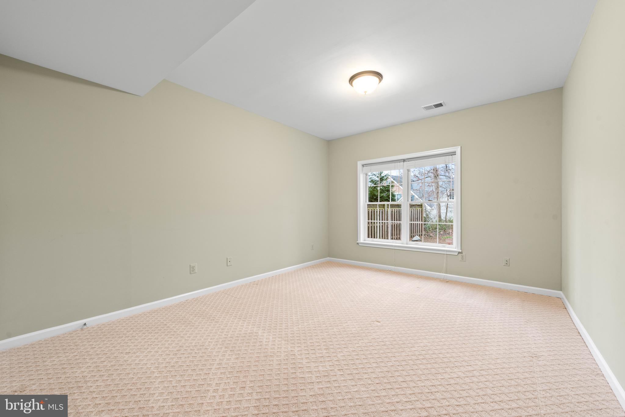 MANORS AT WOLF TRAP - Residential