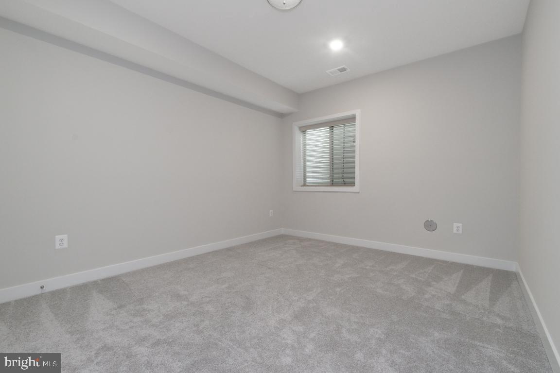 TURF VALLEY - Residential Lease