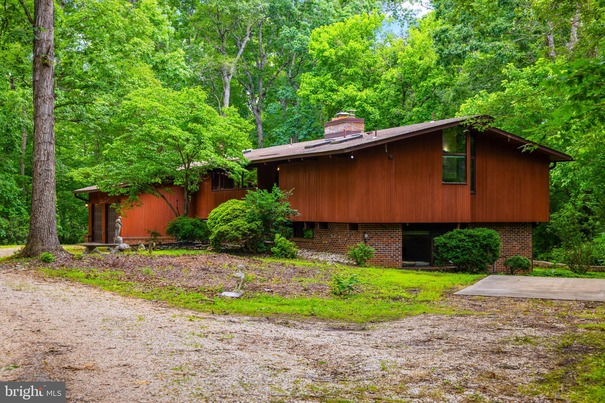 9979 SILVER FOX TRAIL