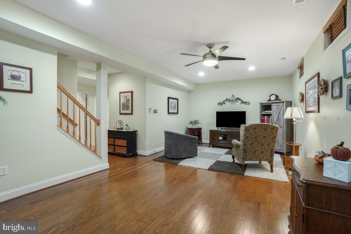 PINEY ORCHARD - Residential