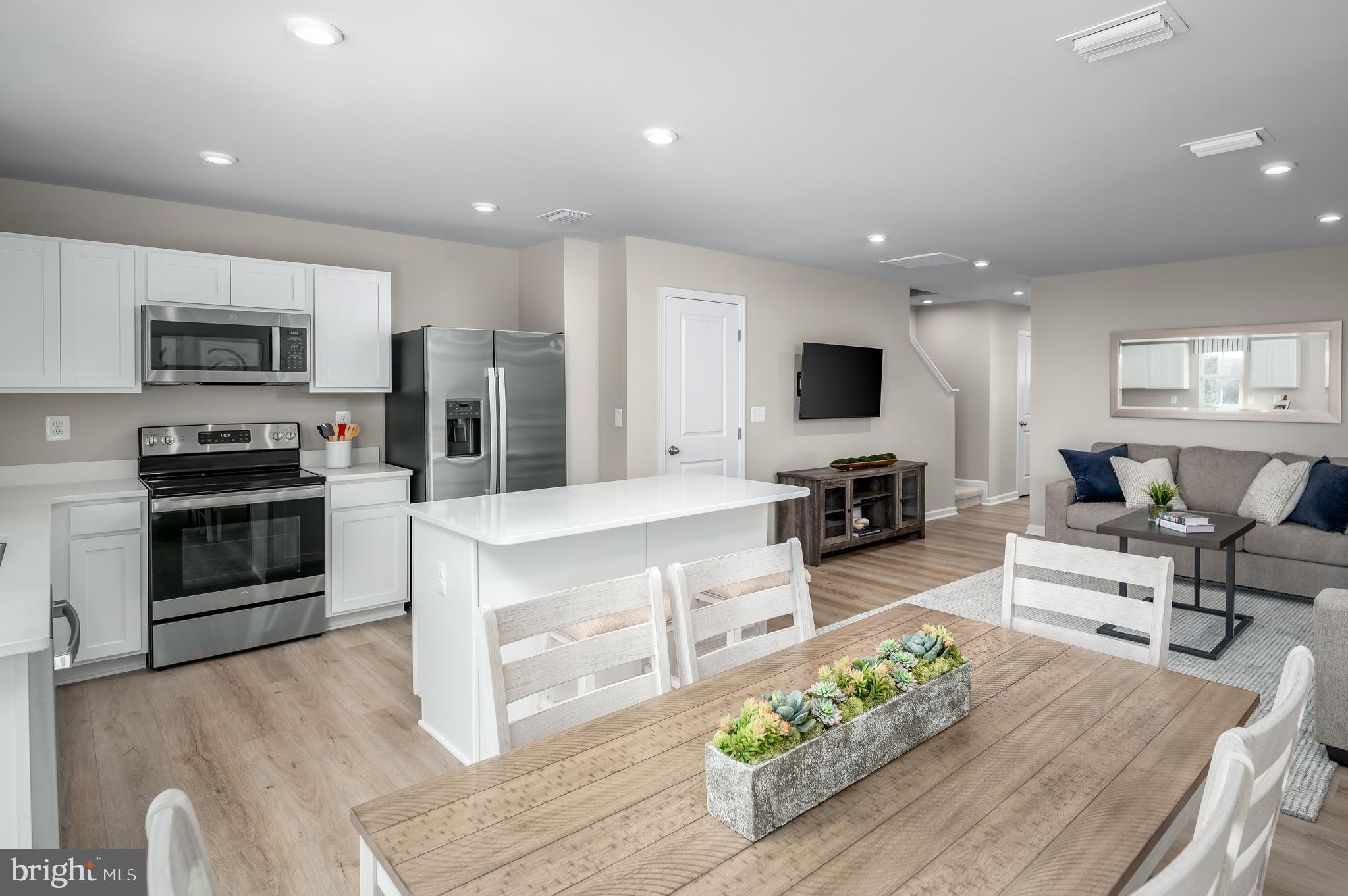 CARDINAL POINTE - Residential