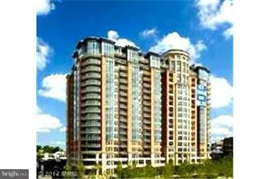 8220 Crestwood Heights Drive Unit 401, McLean, VA 22102